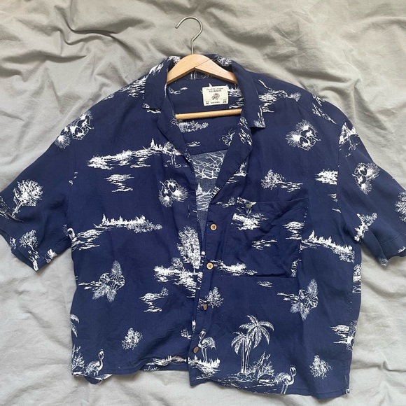 Lowkey Hawaiian Top - Picture 1 of 2